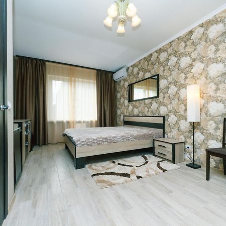 Poznyaky Apartments Patriotika Kyiv Exterior foto
