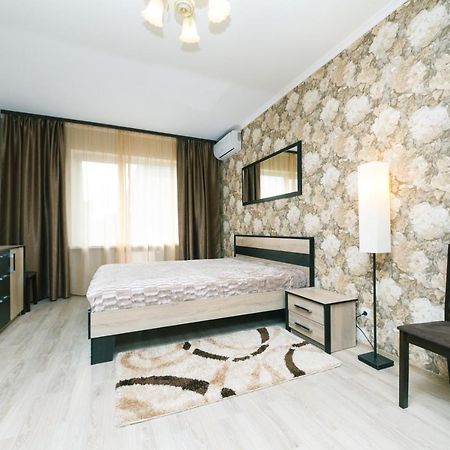 Poznyaky Apartments Patriotika Kyiv Exterior foto