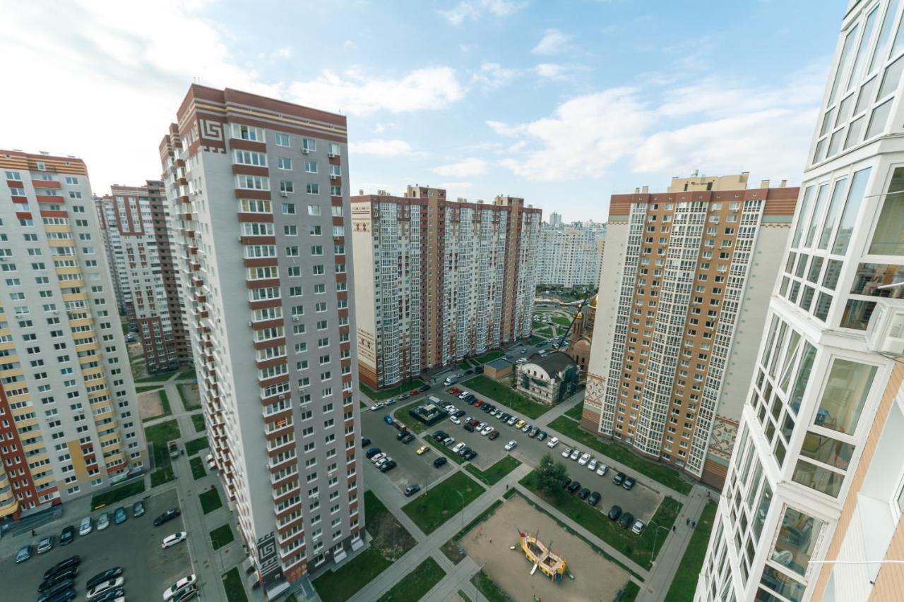 Poznyaky Apartments Patriotika Kyiv Exterior foto
